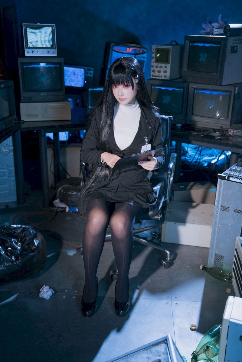 lunananya黑丝西装服饰COS蔚蓝档案调月莉音-绅士社